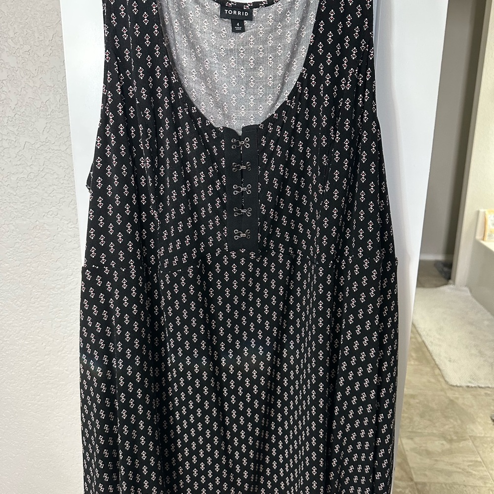Torrid Black Patterned Women's Top